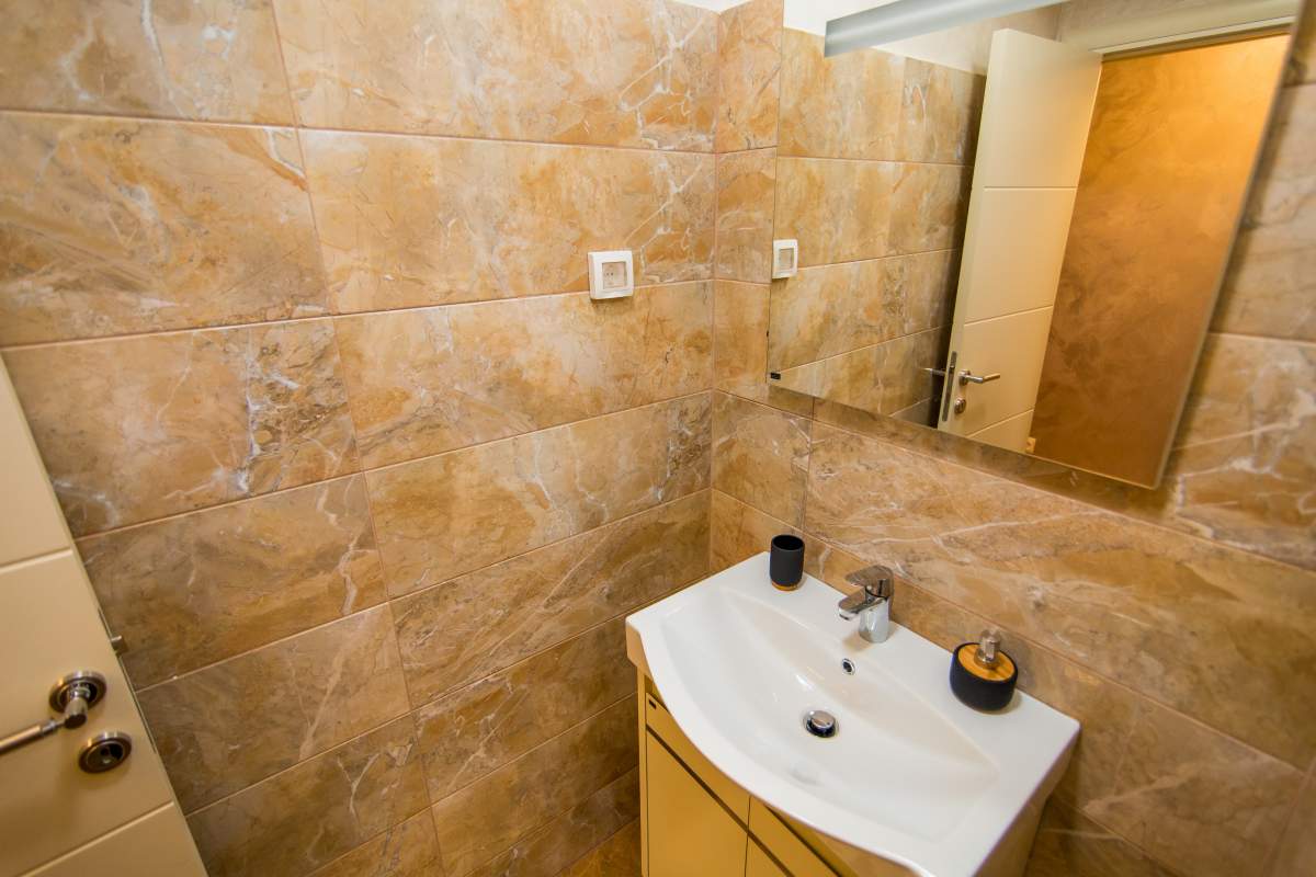 Bathroom Travertine Beige